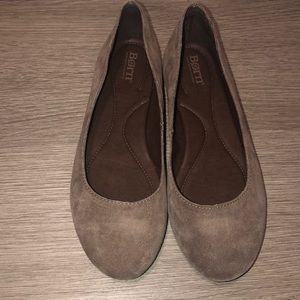 BORN Beautiful women’s Leather flats